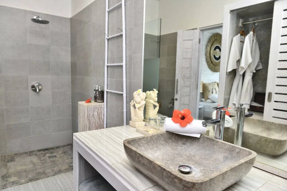 balicosy romantic1 bedroom villa legian bathroom 8